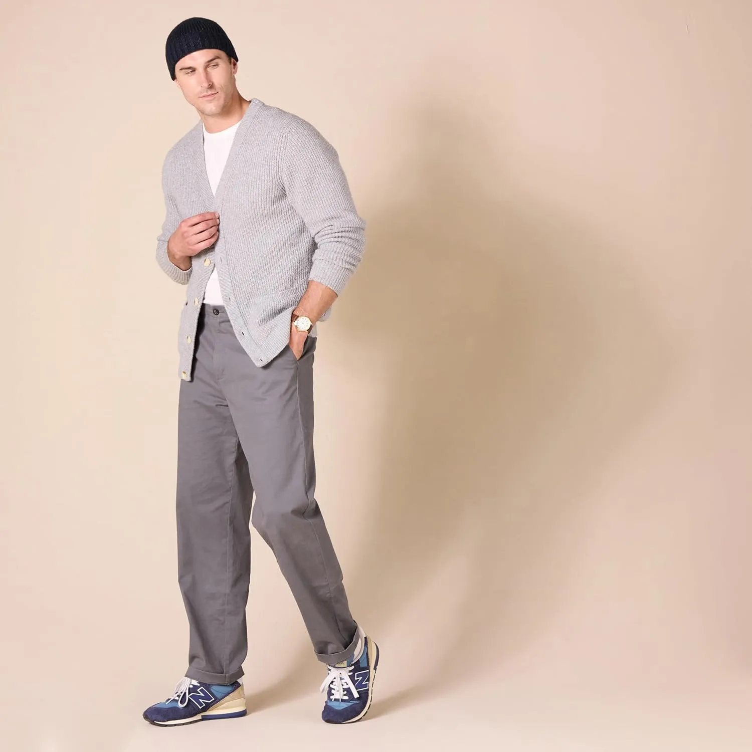 Amazon Essentials Men's Classic-Fit Casual Stretch Chino Pant