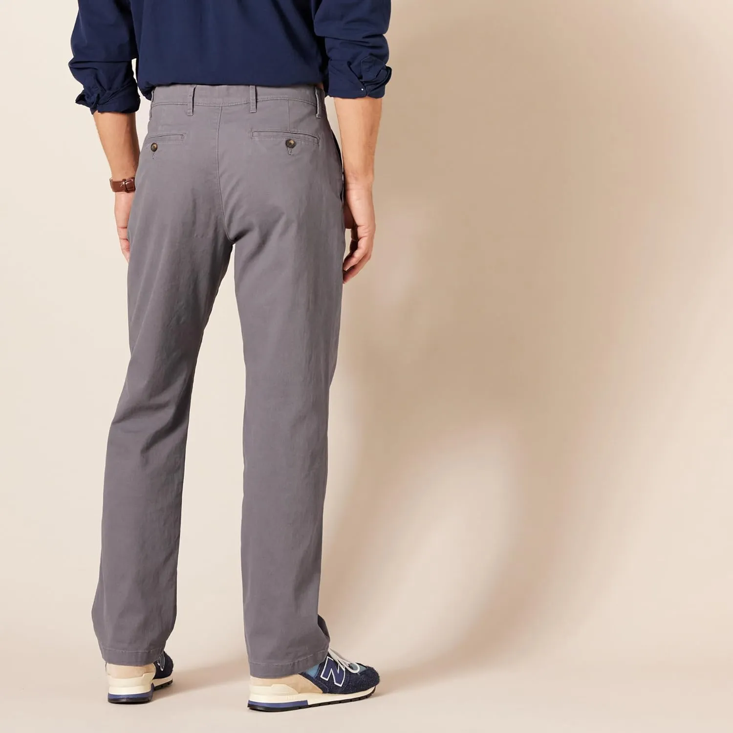 Amazon Essentials Men's Classic-Fit Casual Stretch Chino Pant