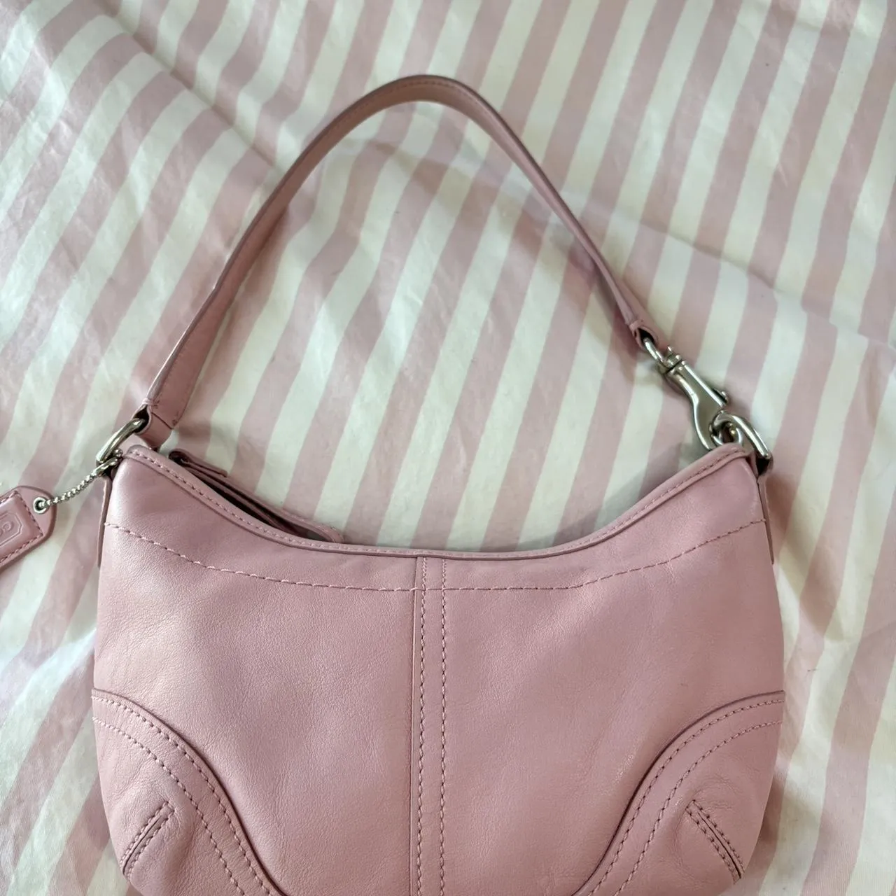 Baby Pink Coach Hobo🤎🌆