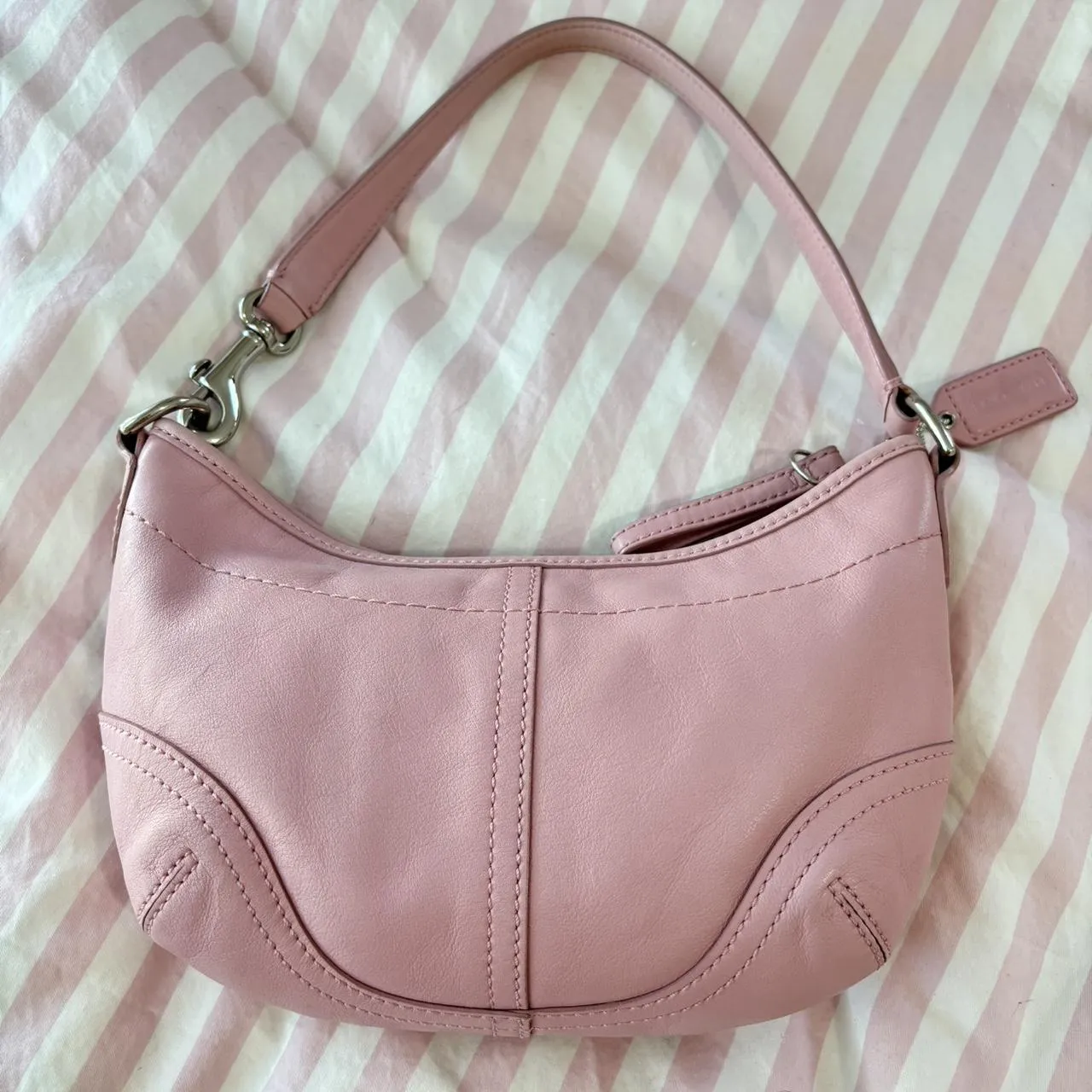 Baby Pink Coach Hobo🤎🌆