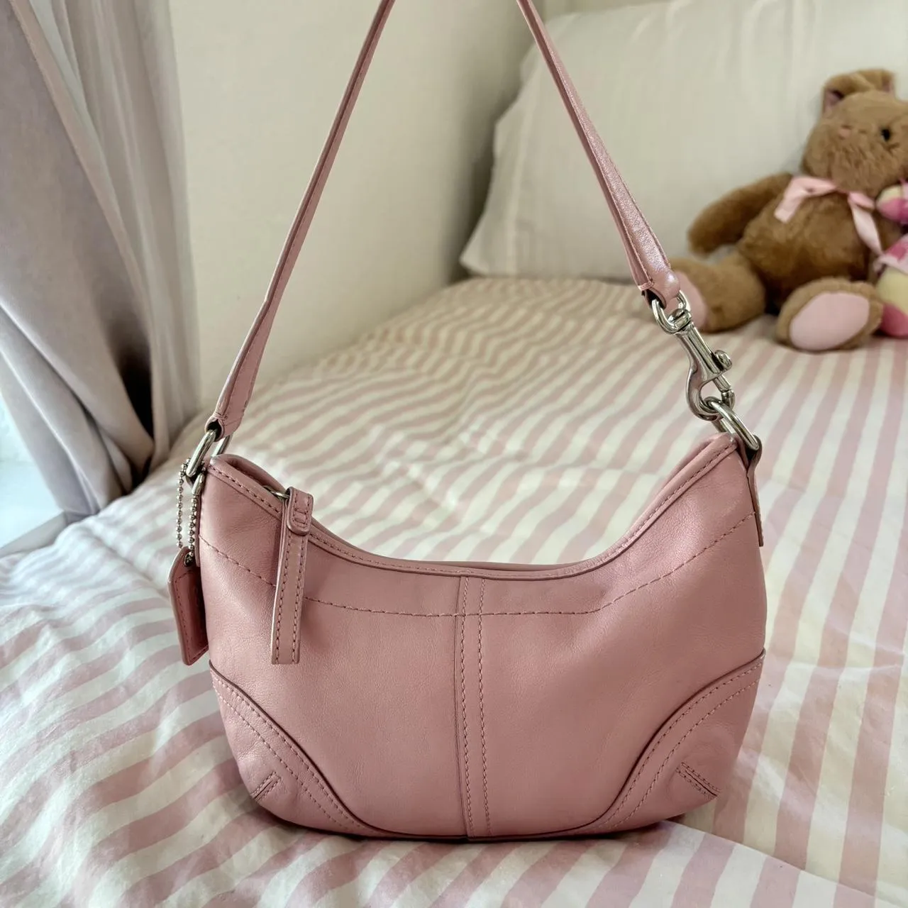 Baby Pink Coach Hobo🤎🌆