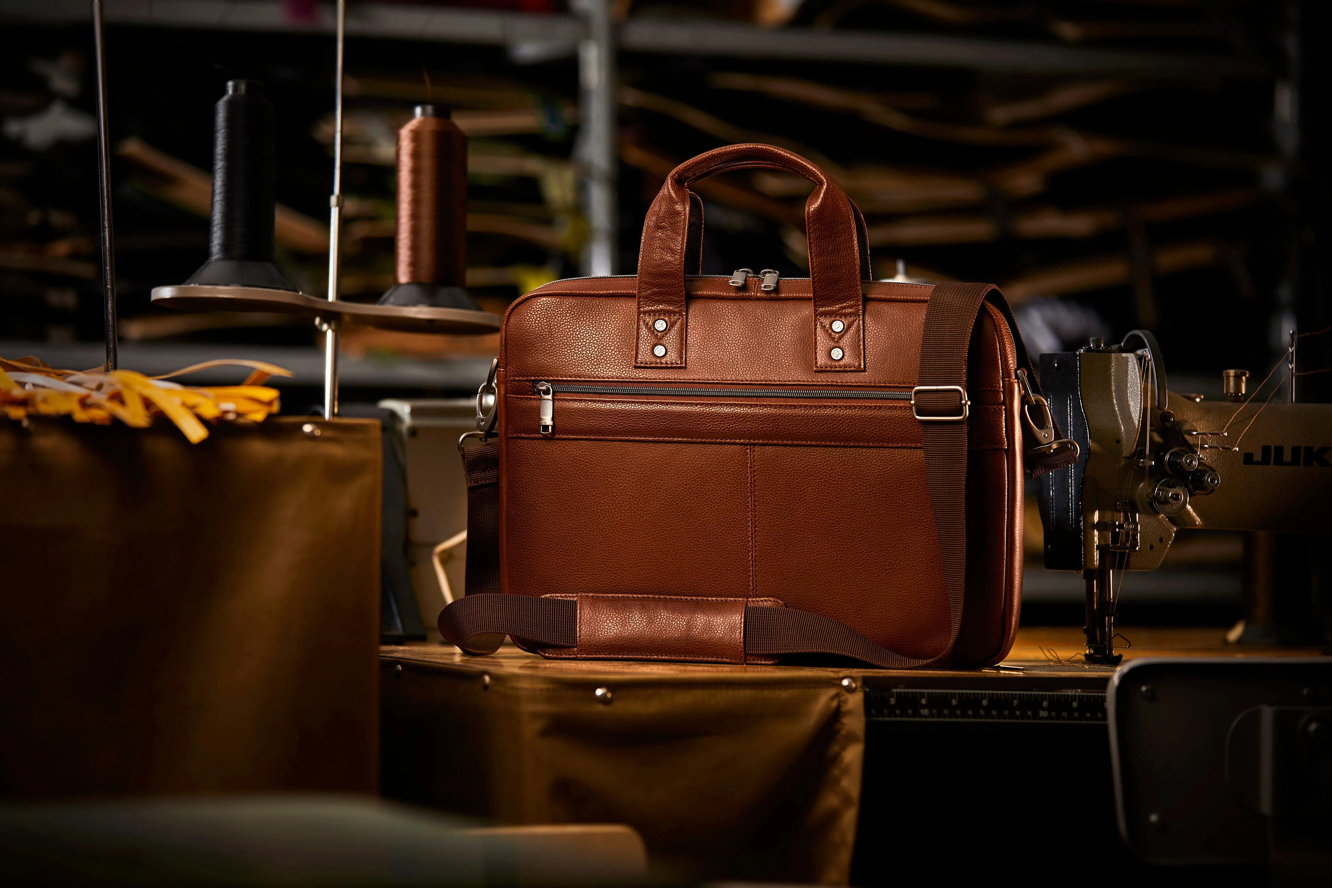 Brief Classic Unbeatable range Leather Giant bargain Slim Samsonite
