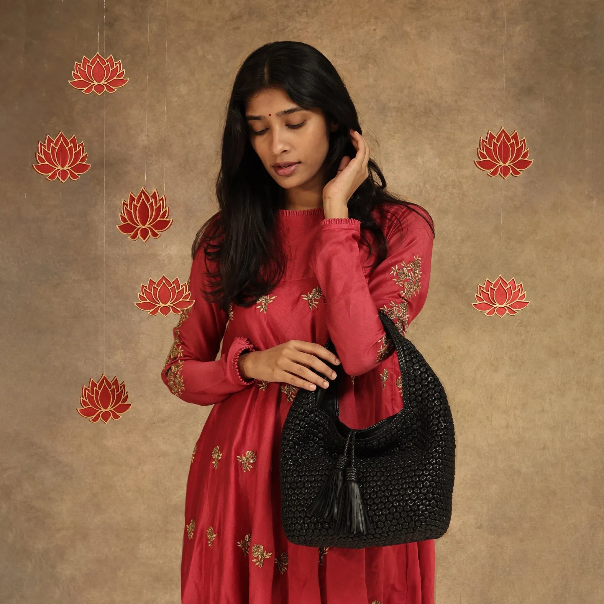 CA 538 - OCTO HOBO BAG - BLACK