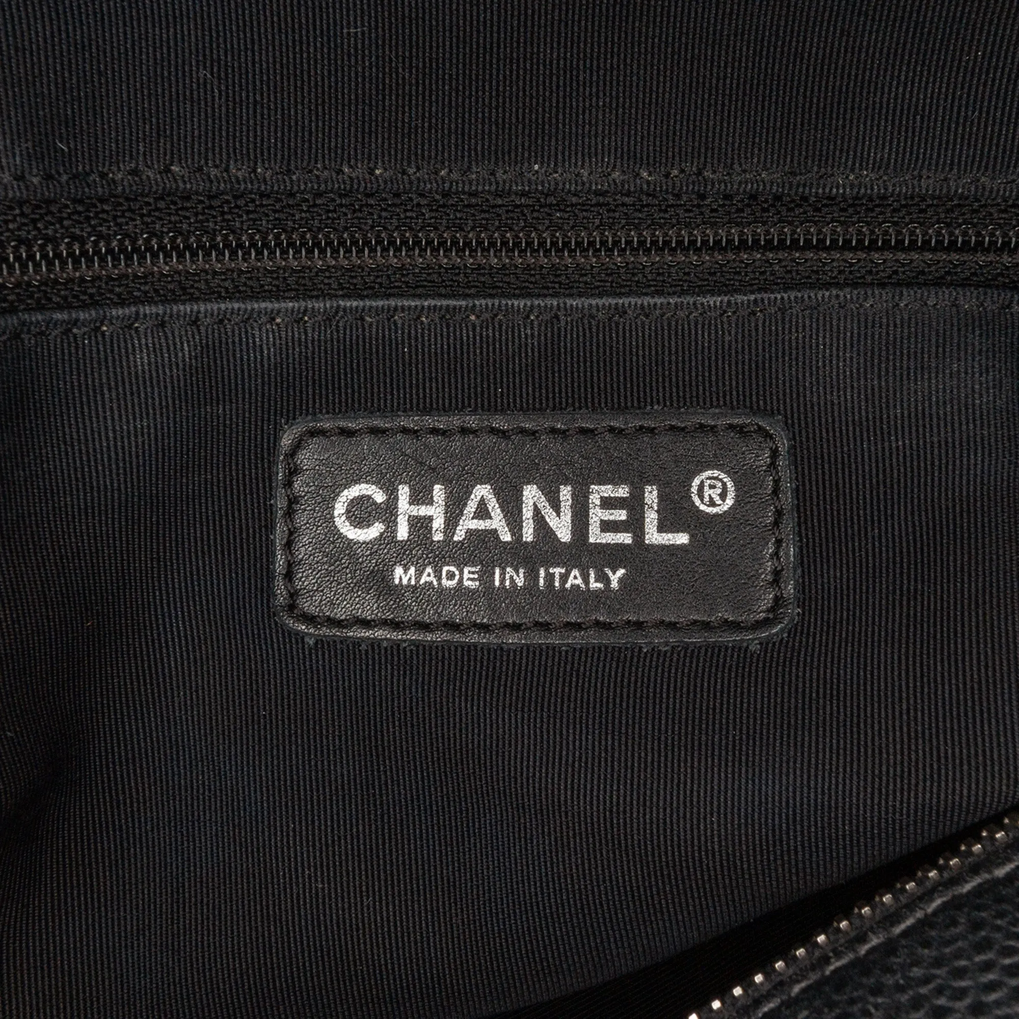 Caviar 31 Hobo Bag