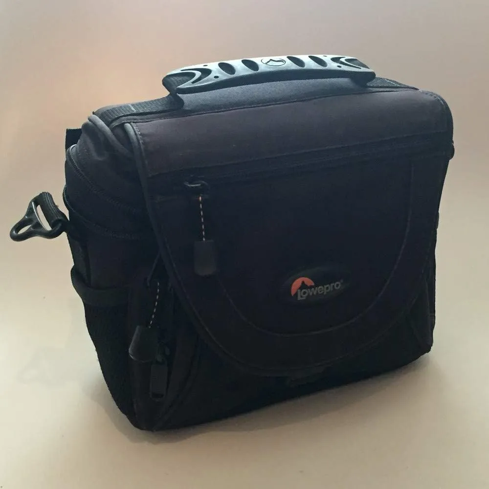 Lowepro Nova 1 AW Camera Bag (Black)