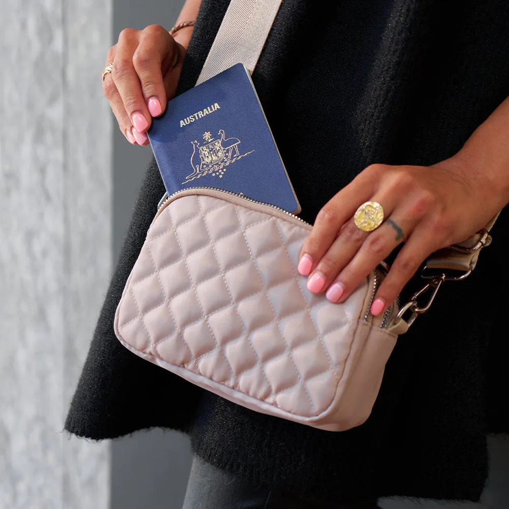 Quilted Travel 3 Zip Bag - Oatmeal