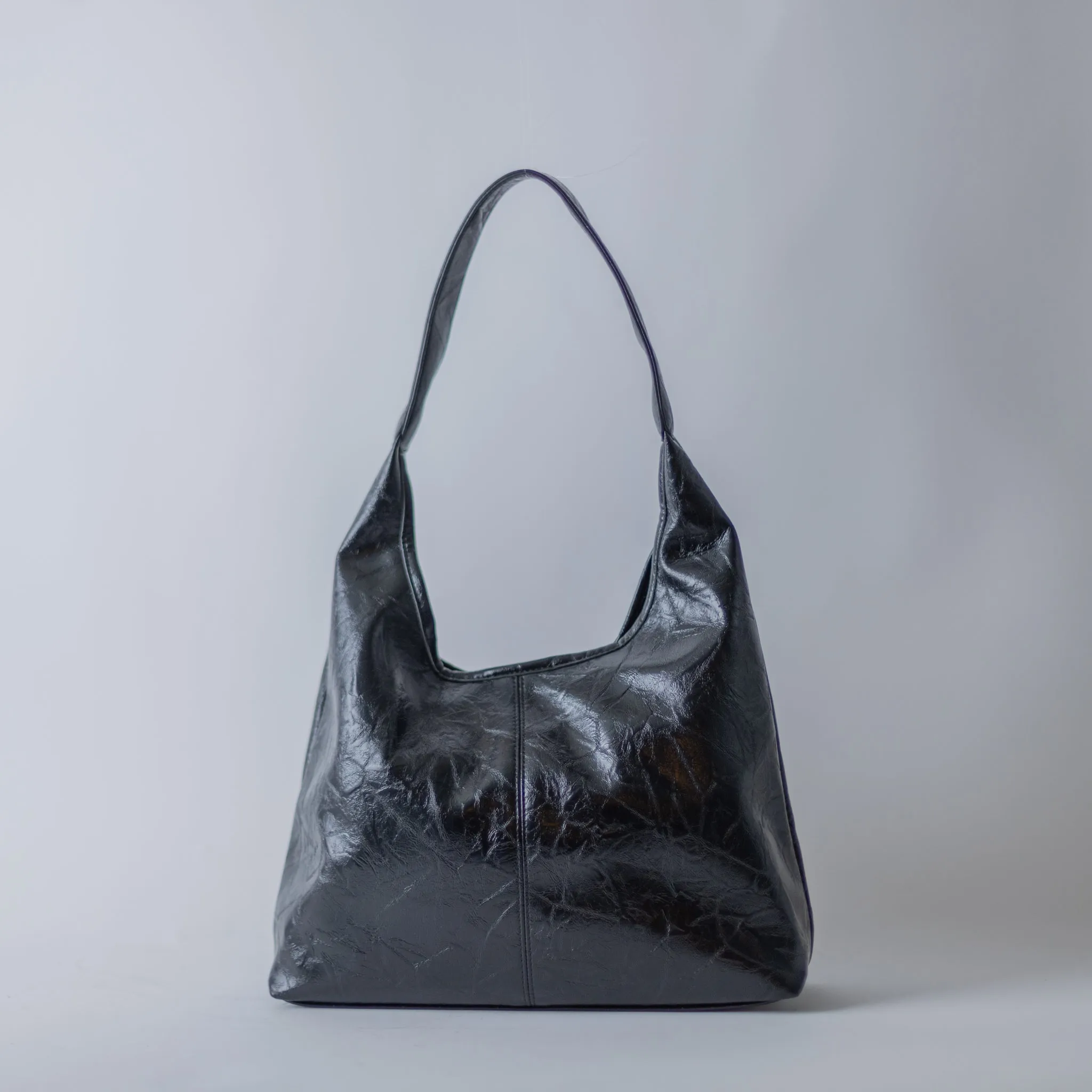 SOFT VEGAN BLACK HOBO
