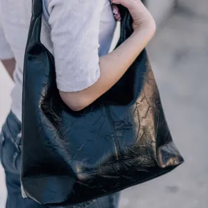 SOFT VEGAN BLACK HOBO