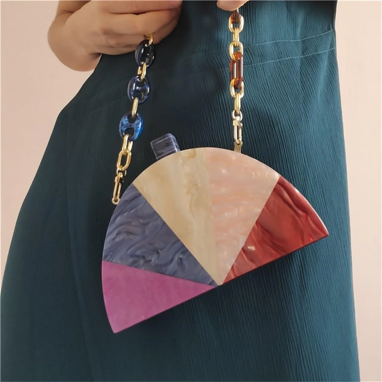 Women Acrylic Purses and Handbags Semicircle Acrylic Clutch Unique Crossbody Bag with Chain Party Evening Bag