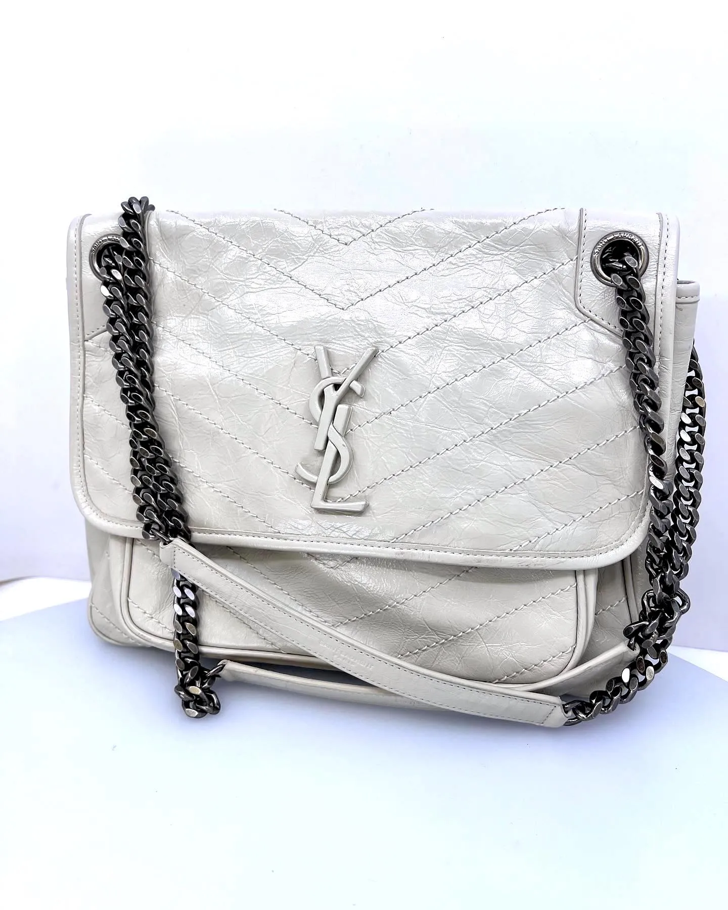 YSL NIKI MEDIUM CHAIN BAG IN CRINKLED VINTAGE LEATHER IVORY