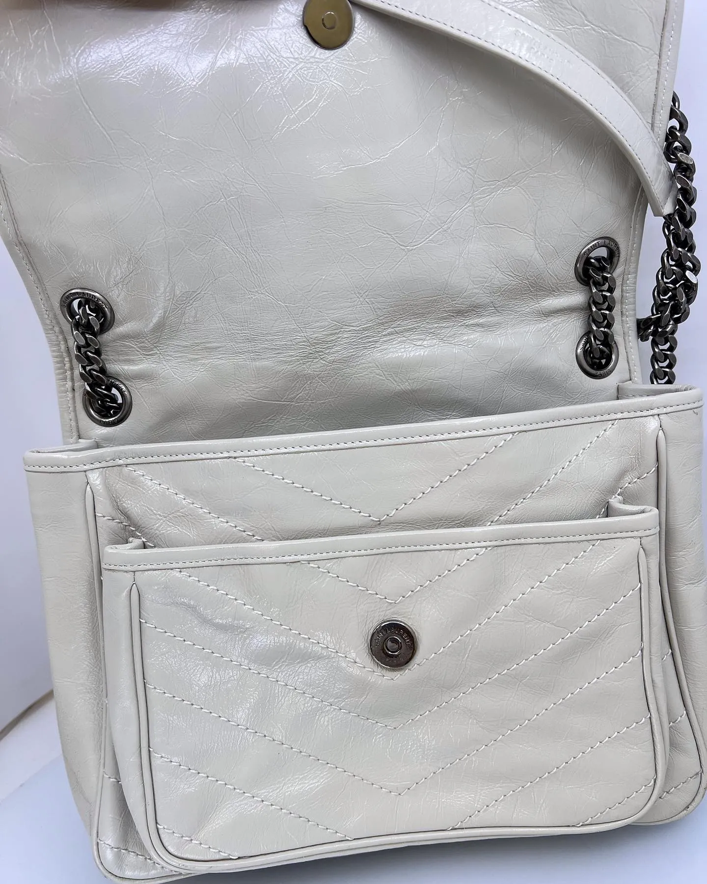 YSL NIKI MEDIUM CHAIN BAG IN CRINKLED VINTAGE LEATHER IVORY